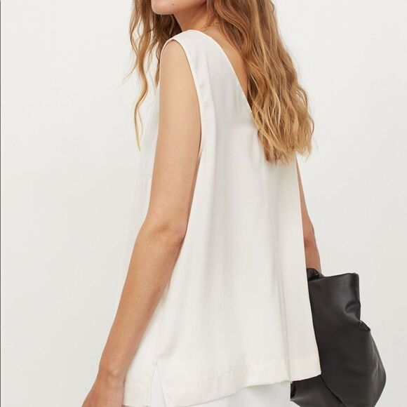 𝅺h&m sleeveless satin blouse . NWT - Picture 4 of 9